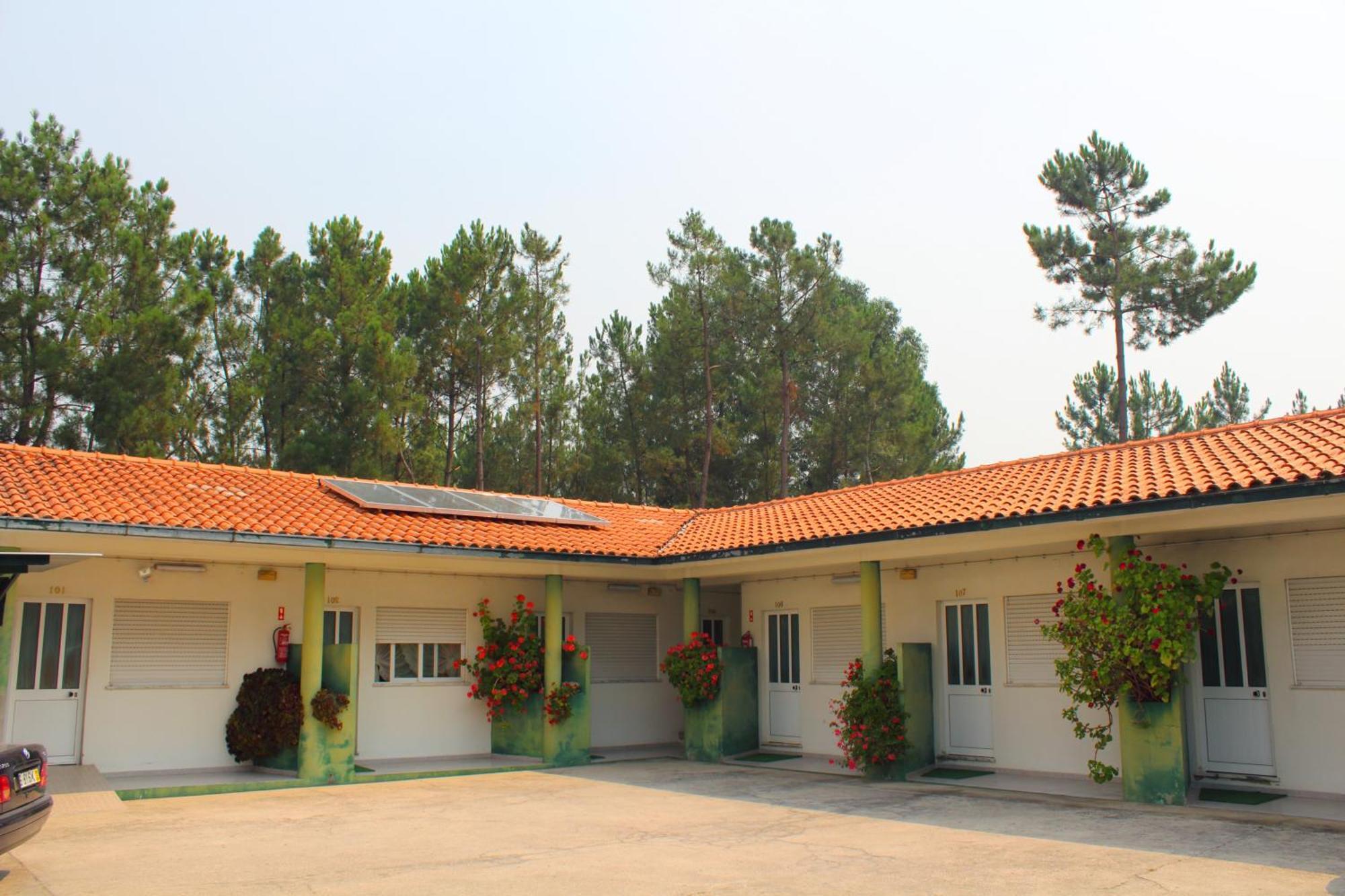 Residencial Pinho Verde 梅阿利亚达 外观 照片